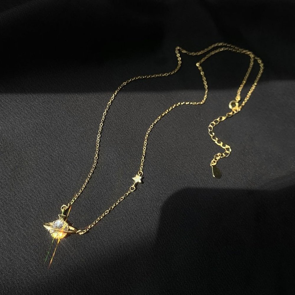 NEW Silver/Gold Shiny Planet-shape Necklace - Picture 7 of 9